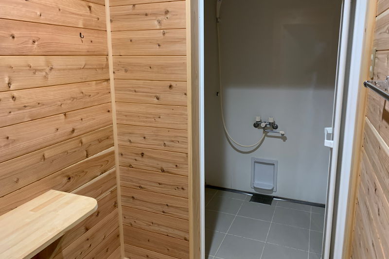 飯地高原自然テント村のシャワー室